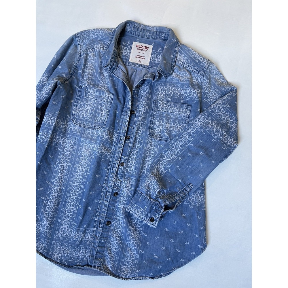 Mossimo Supply Women's Medium Denim Chambray Button Shirt Boyfriend Fit
